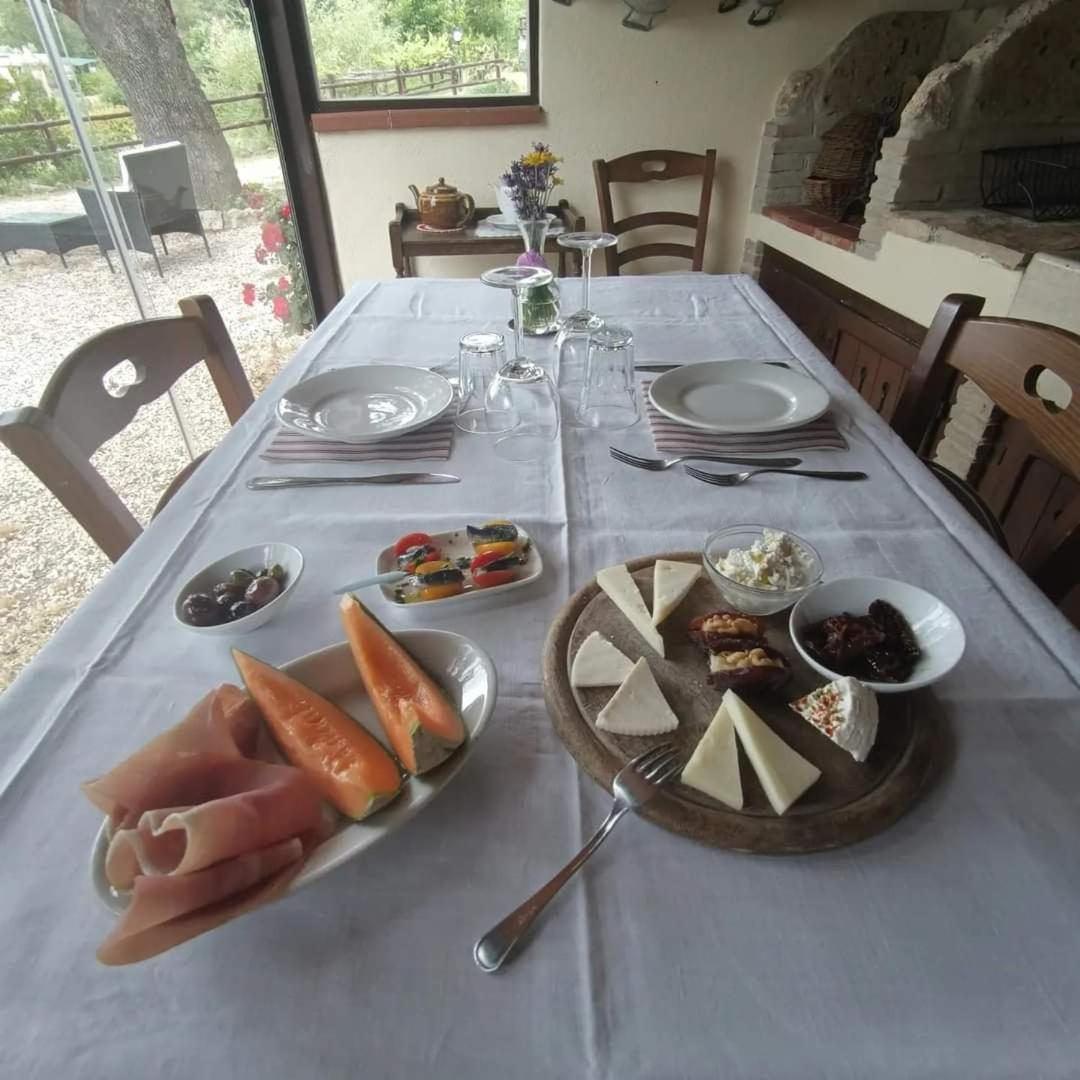 Azienda Agricola Biologica La Cardellina Tolfa Buitenkant foto